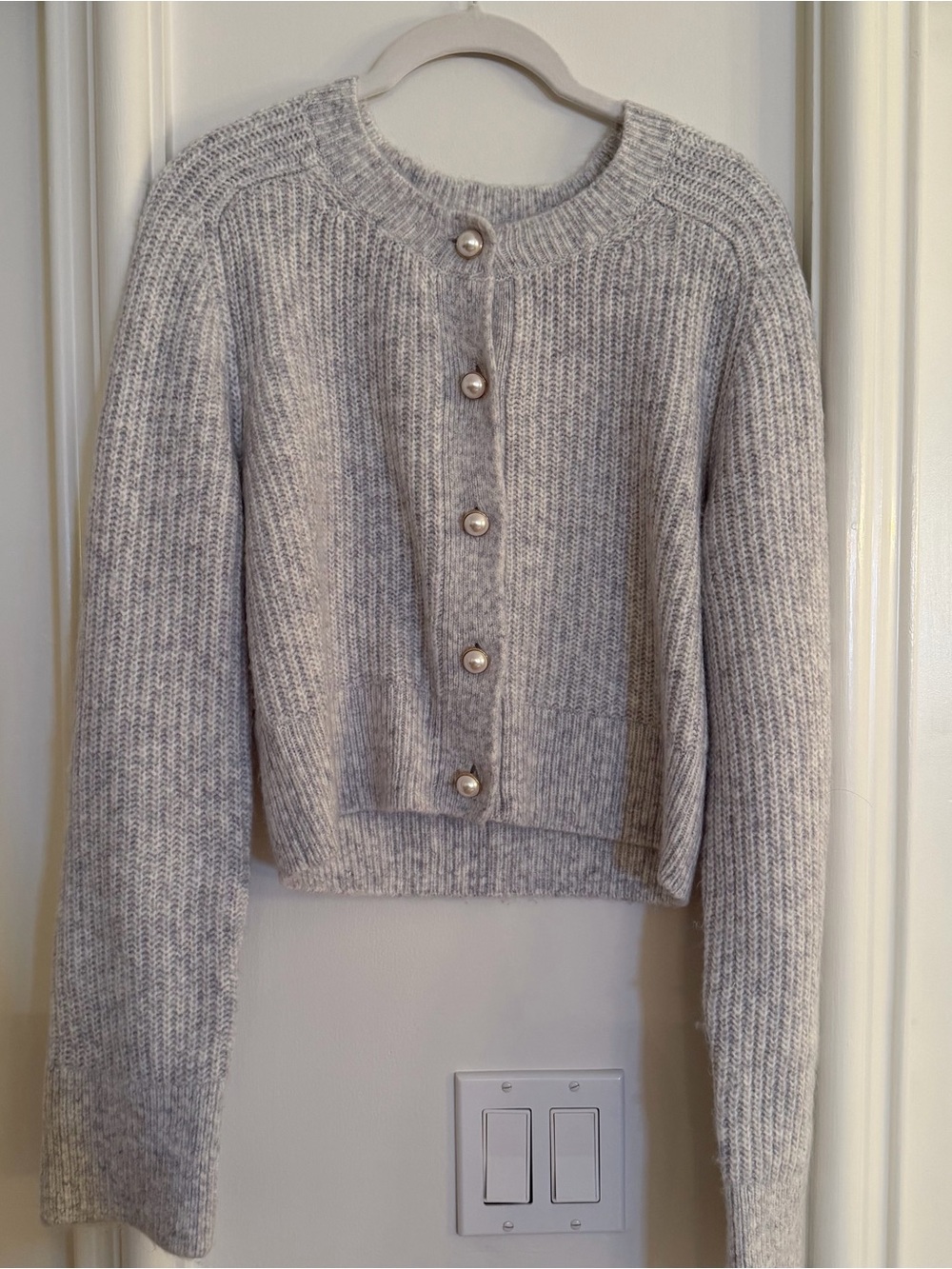 LIKE NEW Abercrombie & Fitch Cardigan